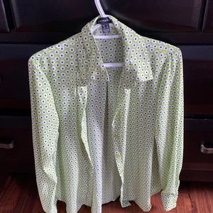medium flower pattern, green blouse